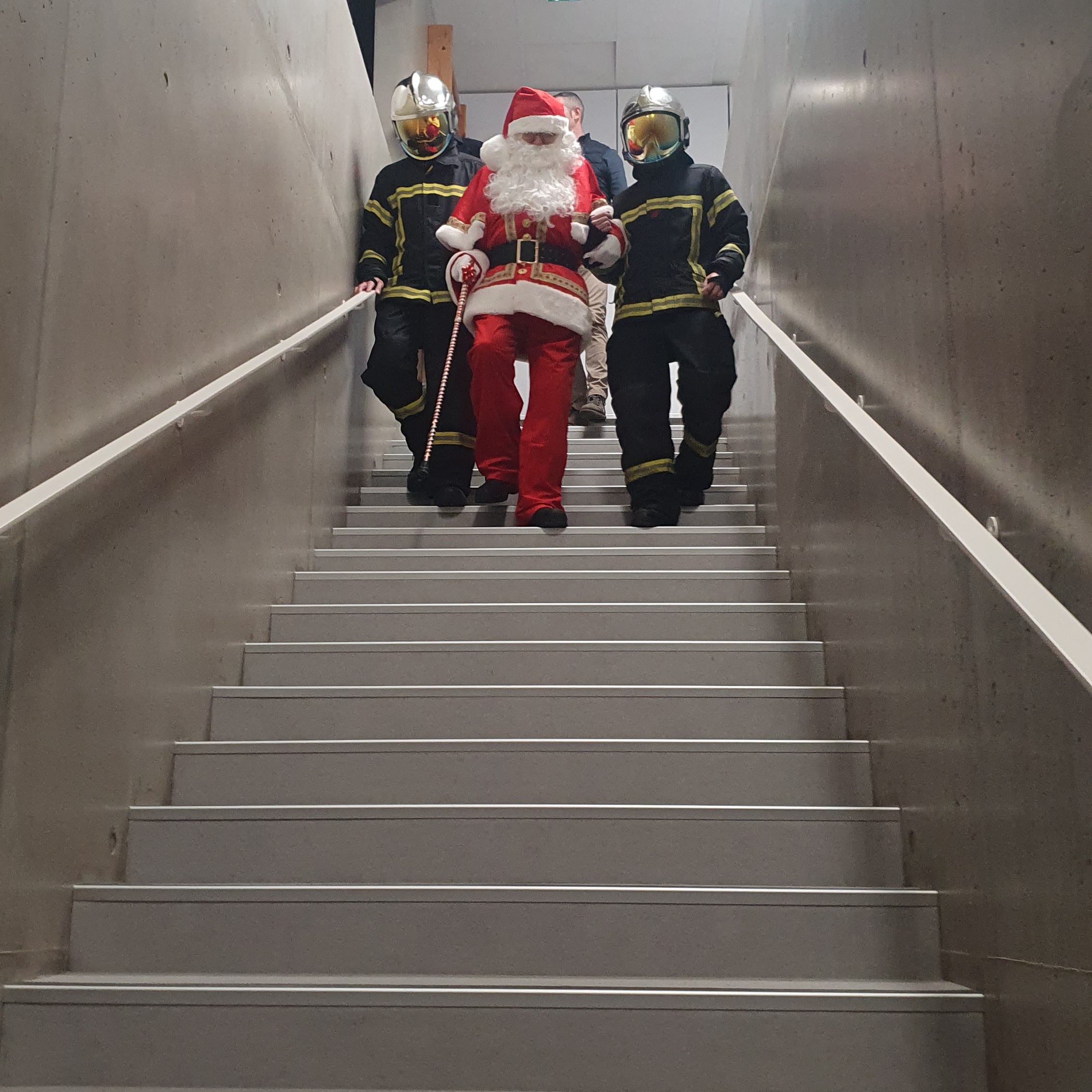 Père Noël avec les pompiers de Lorient